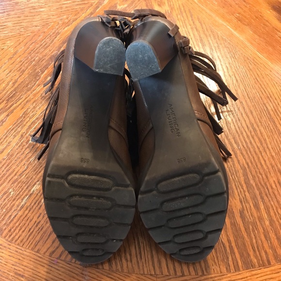 Pretty Wild & Fringy Brown Leather Boots! - Picture 2 of 16